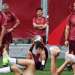 电子游戏平台-U22国足收拾心情重回训练场 胡荷韬：要跟澳大利亚拼一拼